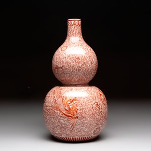 A Chinese iron-red-decorated 'dragon and phoenix' double-gourd vase, Qianlong mark, Republic — photo 4