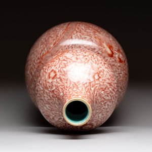A Chinese iron-red-decorated 'dragon and phoenix' double-gourd vase, Qianlong mark, Republic — photo 5