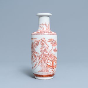 A Chinese iron red rouleau 'landscape' vase, Kangxi — 照片 1