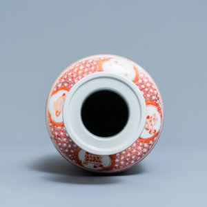 A Chinese iron red rouleau 'landscape' vase, Kangxi — 照片 5