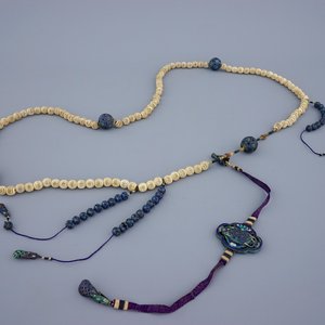A Chinese ivory and enamelled silver court necklace, 18th C. — photo 1
