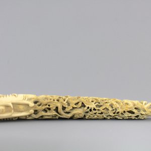 A Chinese ivory carving of a dragon on wooden stand, early 20th C. — 照片 6