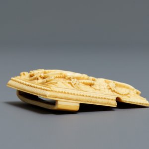 A Chinese ivory 'dragon' belt buckle, Wanli — 照片 4