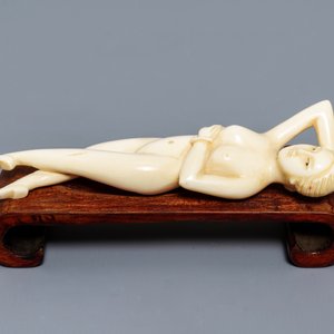 A Chinese ivory model of a doctor's lady, 19th C. — photo 4