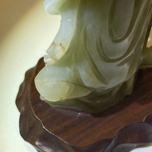 A Chinese jade brush pot and a figure of Guanyin, Qing — photo 15