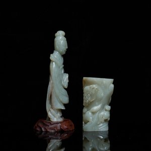 A Chinese jade brush pot and a figure of Guanyin, Qing — photo 4