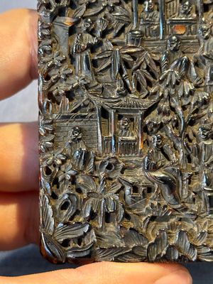 A Chinese jade carving, a tortoiseshell card holder and an iron-red snuff bottle, 19th C. — photo 25