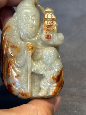 A Chinese jade carving, a tortoiseshell card holder and an iron-red snuff bottle, 19th C. — photo 7