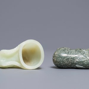 A Chinese jade deer rhyton cup and a spinach green jade pig, Han or later — 照片 8