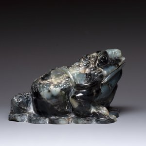 A Chinese jade group of an imperial carriage with mythical beasts and a large three-legged toad, 20th C. — foto 12