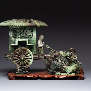 A Chinese jade group of an imperial carriage with mythical beasts and a large three-legged toad, 20th C. — foto 6