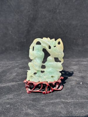 A Chinese jade 'He He Er Xian' group on wooden stand, 19th C. — photo 3