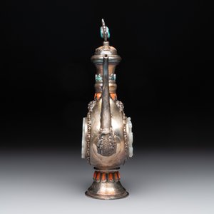 A Chinese jade-inset and hardstone-inlaid silver ewer and cover in Mongolian style, 19th C. — photo 2