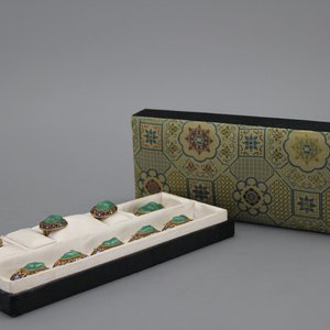 A Chinese jade jewellery group with gold and filigree, 20th C. — 照片 1