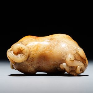 A Chinese jade model of a mythical beast, 18/19th C. — 照片 7