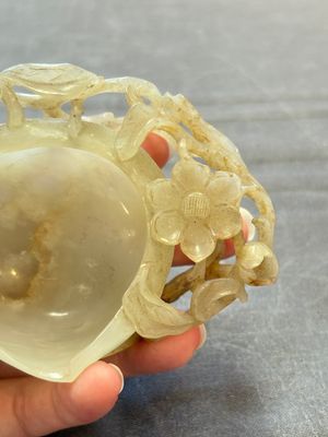 A Chinese jade peach-form brush washer, 19th C. — 照片 3