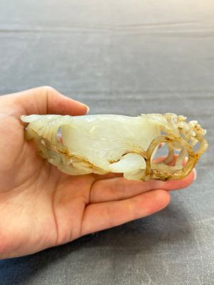 A Chinese jade peach-form brush washer, 19th C. — 照片 4
