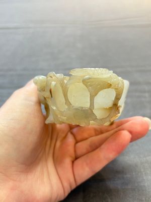 A Chinese jade peach-form brush washer, 19th C. — 照片 7