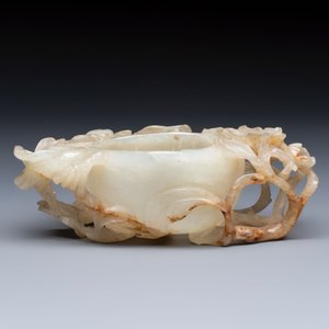 A Chinese jade peach-form brush washer, 19th C. — 照片 2