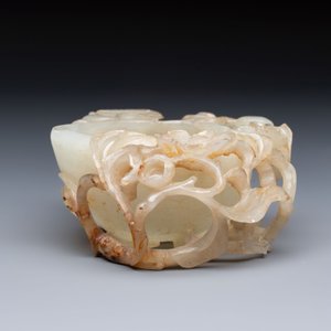 A Chinese jade peach-form brush washer, 19th C. — 照片 3