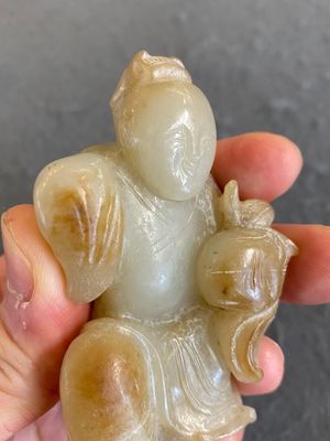 A Chinese jade sculpture of a boy, 18/19th C. — 照片 5