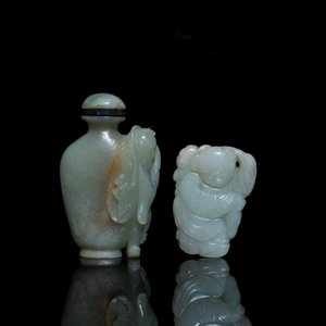 A Chinese jade snuff bottle and a figure of a boy, Qing — photo 2