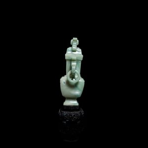 A Chinese jade vase and cover, Qing — 照片 4