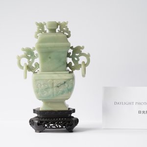 A Chinese jade vase and cover, Qing — 照片 7