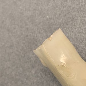 A Chinese jade vase on reticulated stand, Qing — 照片 13