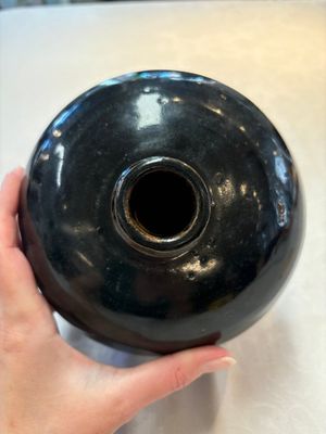 A Chinese Jizhou tortoiseshell-glazed tea bowl, a ewer and a black-glazed vase, Jin and later — foto 5