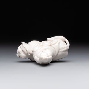 A Chinese 'jun' bowl and a Dehua blanc de Chine group with Guanyin, Ming/Qing — photo 6