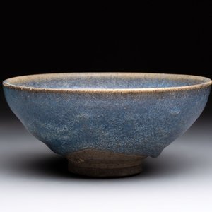 A Chinese 'jun' bowl, Yuan/Ming — photo 1