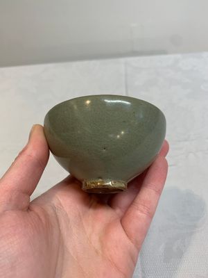 A Chinese 'jun' cup, Yuan/Ming — photo 1