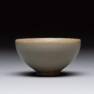 A Chinese 'jun' cup, Yuan/Ming — photo 4
