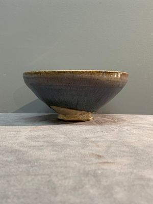 A Chinese Jun-glazed bowl and a narcissus basin, Ming/Qing — photo 1