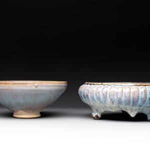 A Chinese Jun-glazed bowl and a narcissus basin, Ming/Qing — photo 5