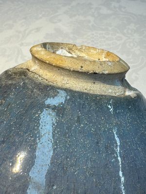 A Chinese Jun-type flambé-glazed tripod censer and a Junyao blue-glazed bowl, 19/20th C. — photo 15