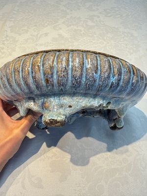 A Chinese Jun-type flambé-glazed tripod censer and a Junyao blue-glazed bowl, 19/20th C. — photo 18