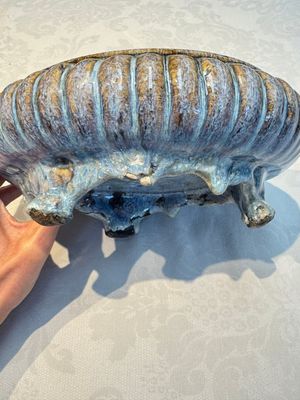 A Chinese Jun-type flambé-glazed tripod censer and a Junyao blue-glazed bowl, 19/20th C. — photo 19