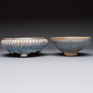 A Chinese Jun-type flambé-glazed tripod censer and a Junyao blue-glazed bowl, 19/20th C. — photo 2