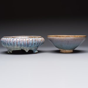 A Chinese Jun-type flambé-glazed tripod censer and a Junyao blue-glazed bowl, 19/20th C. — photo 4