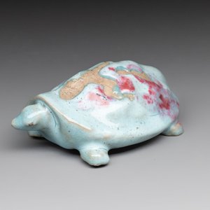 A Chinese jun-type purple-splashed model of a turtle, 17/18th C. — photo 1