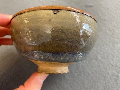A Chinese junyao bowl with brass rim mount, Song — 照片 5