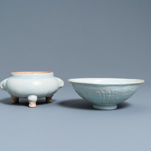 A Chinese junyao tripod censer and a qingbai 'lotus' bowl, Song — 照片 1