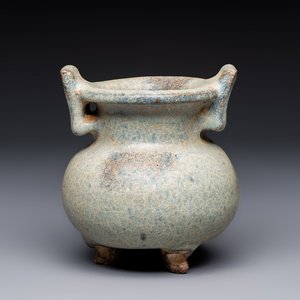A Chinese junyao tripod censer with handles, Jin/Yuan — 照片 1