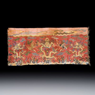 A Chinese kesi silk 'Dragons and Phoenixes' panel, 19/20th C.