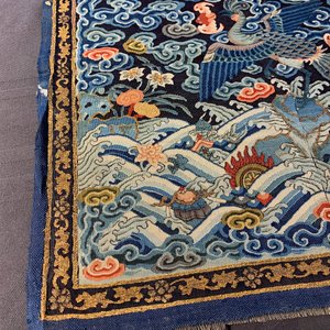 A Chinese kesi silk 'peacock' rank badge for a 3rd rank Mandarin, 19th C. — 照片 8