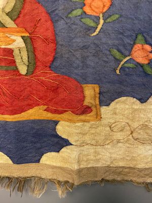 A Chinese kesi silk weaving depicting 'Buddha sitting on a lotus throne', Qing — photo 7