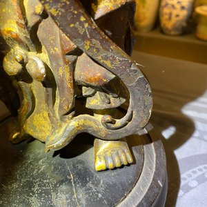 A Chinese lacquered and gilt bronze figure of a servant, Ming — 照片 16