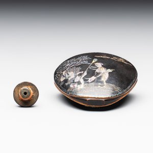 A Chinese lacquered and mother-of-pearl-inlaid 'Chang'e 嫦娥' snuff bottle, Qianlong mark and of the period — foto 6